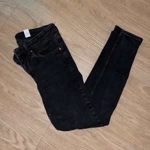 H&M Black Girlfriend Fit Jeans